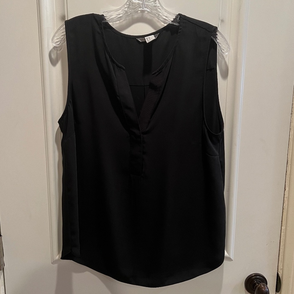 H&M Women's Black V-Neck top size 10